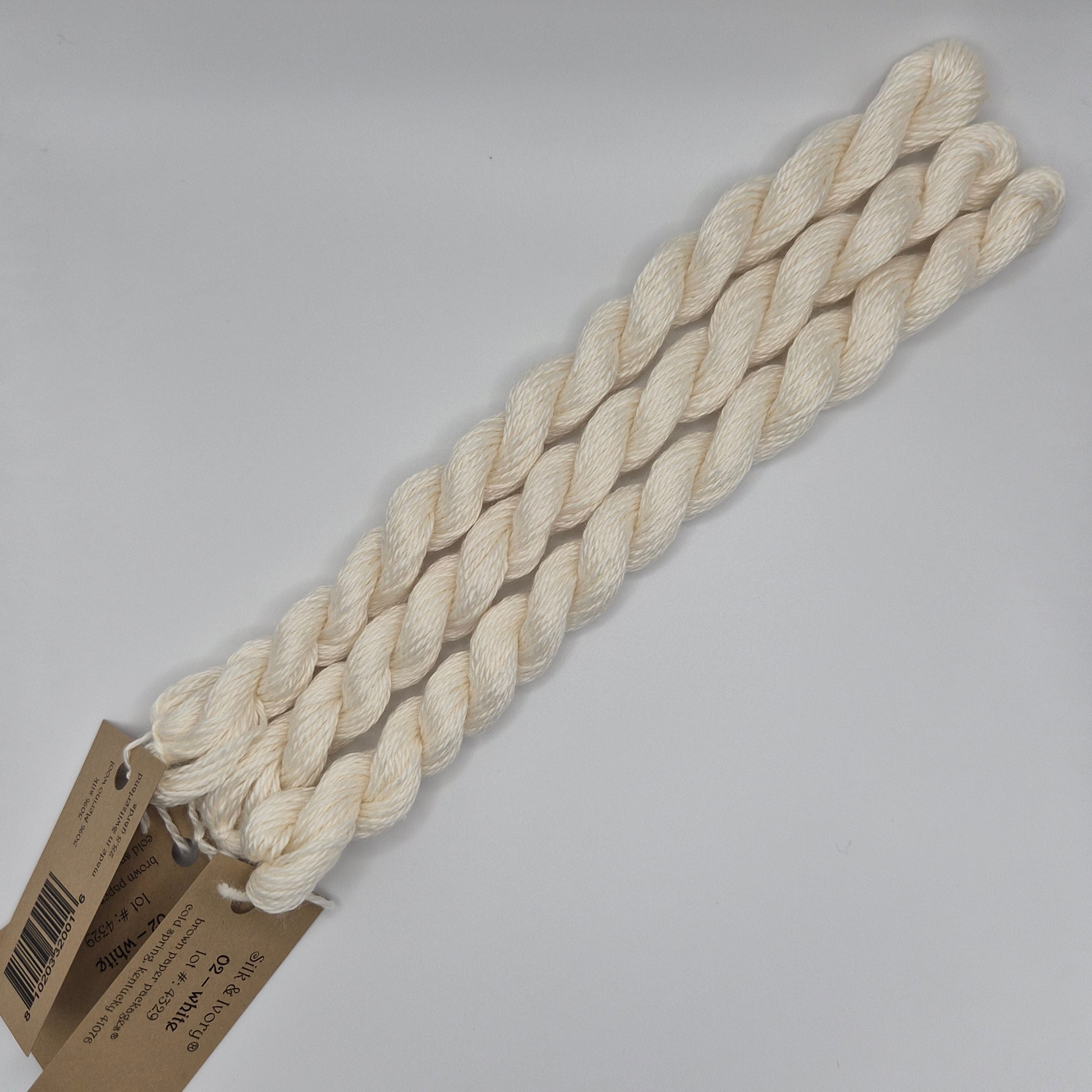 Silk & Ivory 02 White