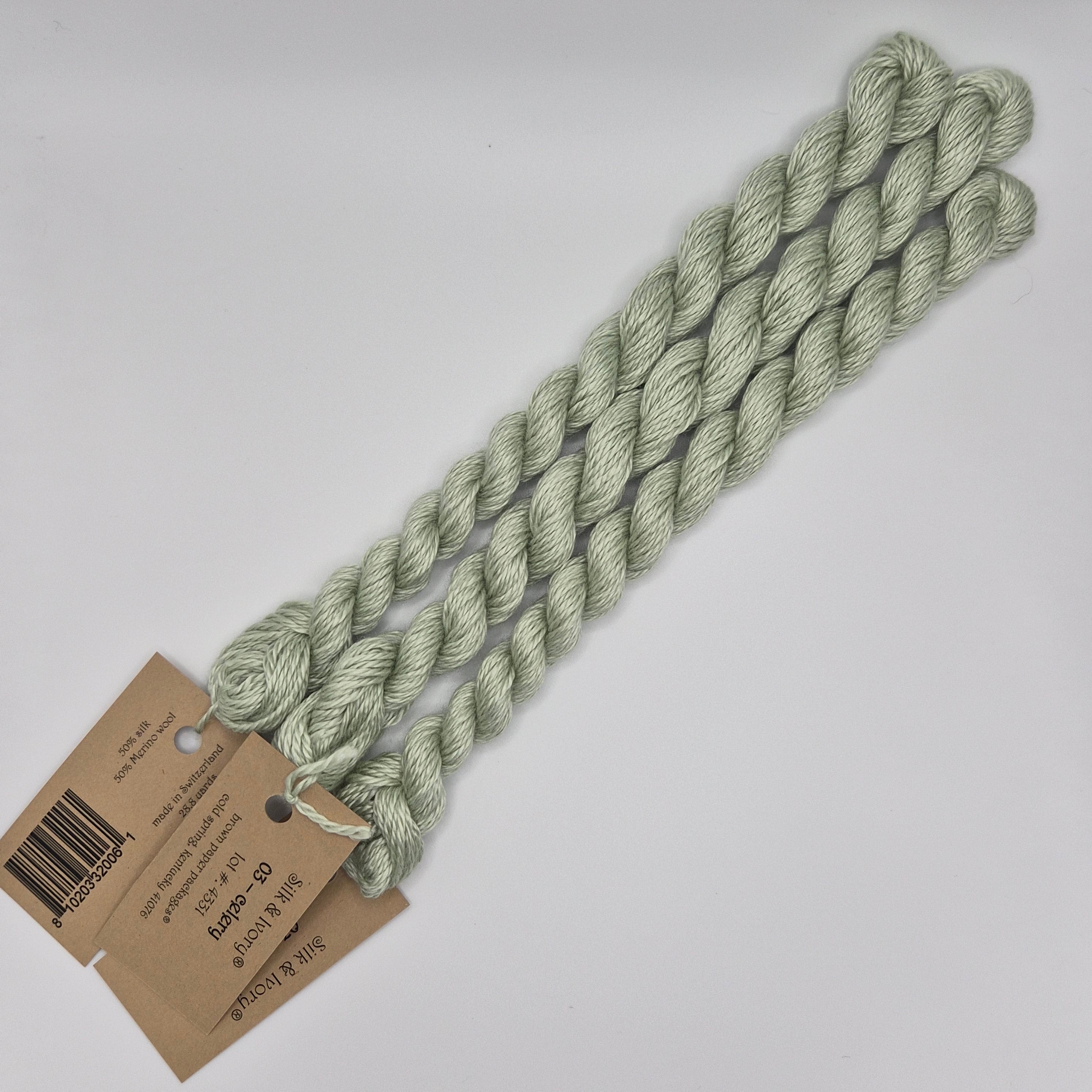 Silk & Ivory 03 Celery