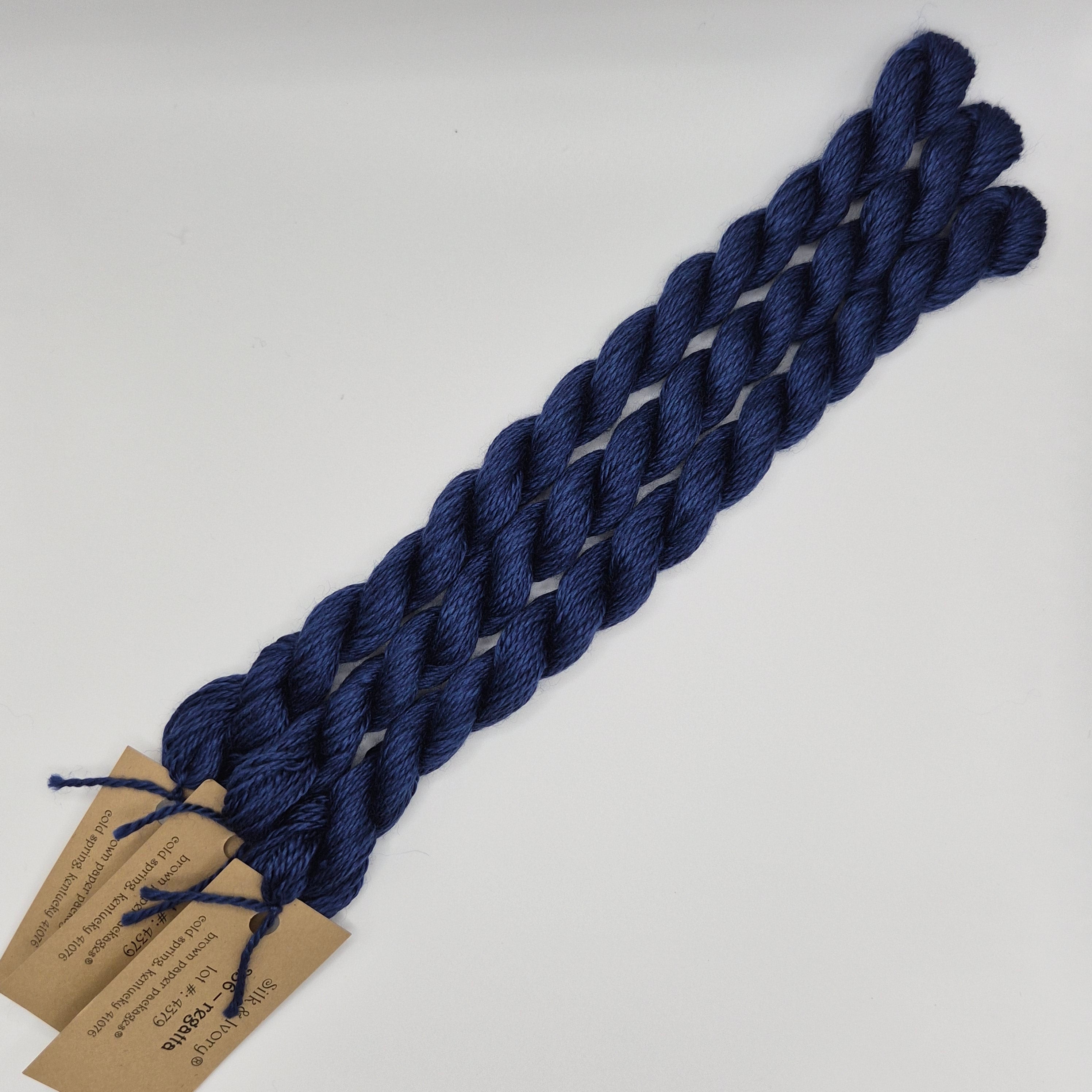 Silk & Ivory 236 Regatta