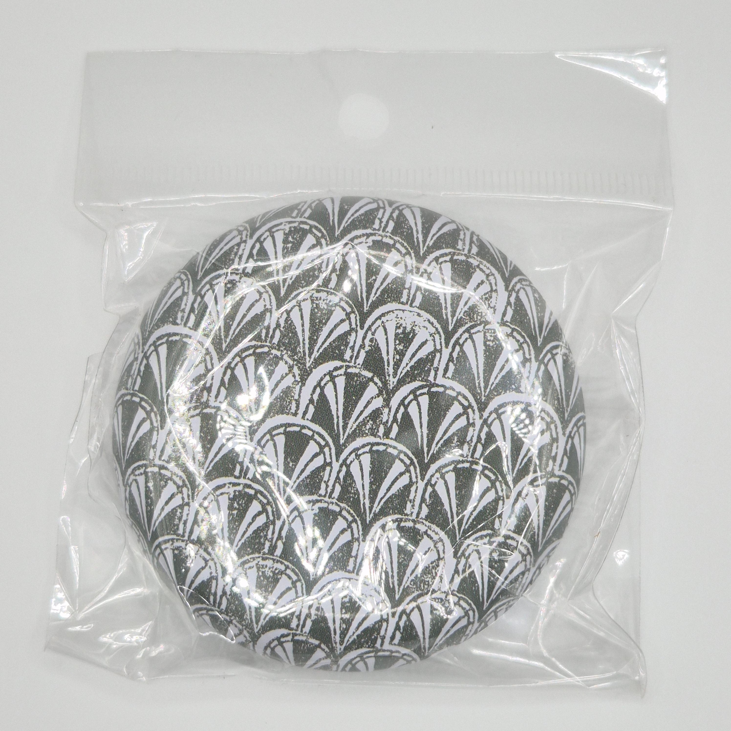 Round Magnetic Needle Tin