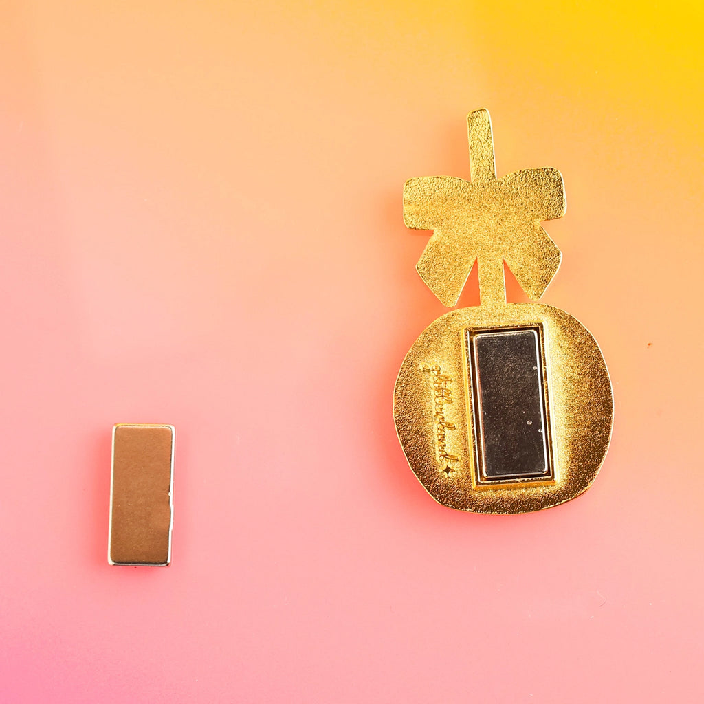 Candy Apple Needle Minder